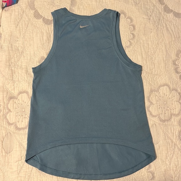 Teal Nike workout tank top - Picture 4 of 4